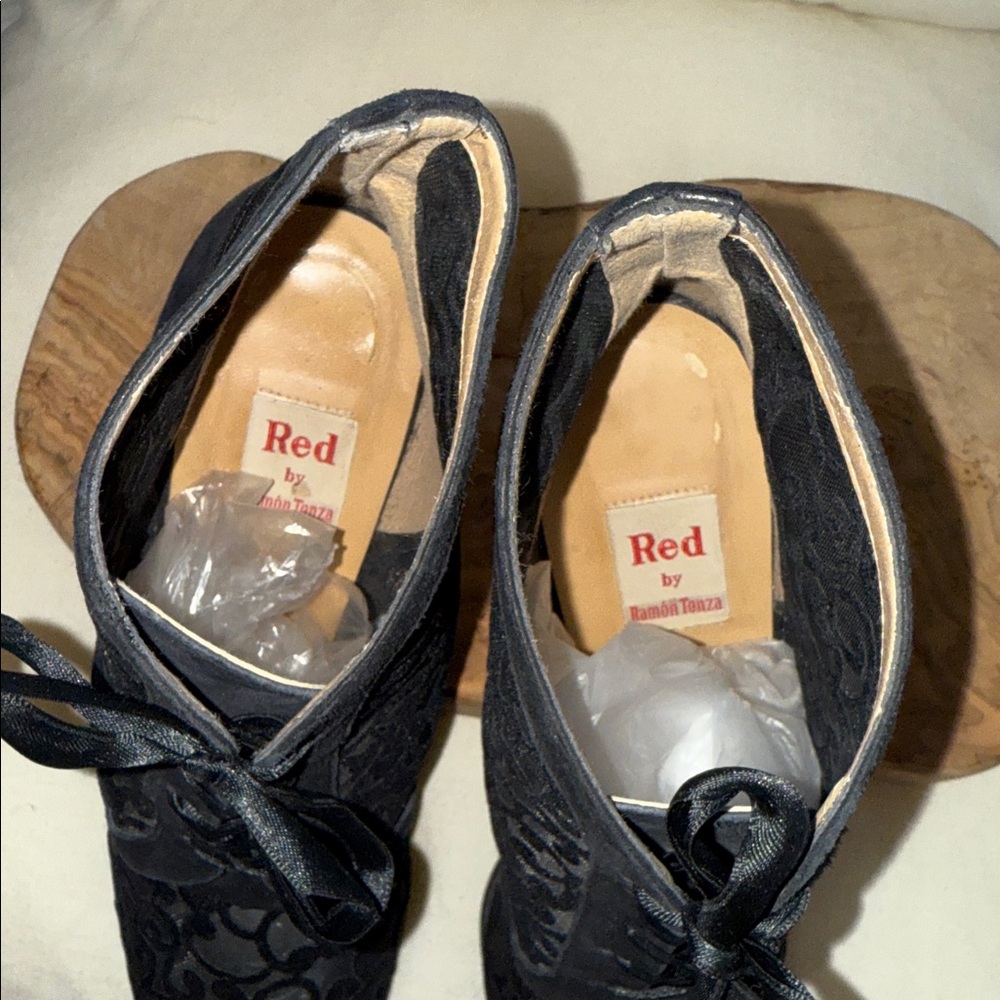 Ramon Tenza Black Patterned Ankle Booties - Picture 7 of 7